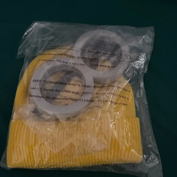 New Minion Set. Cosplay set includes 1 steampunk goggles, 1 yellow beanie hats - Picture 3 of 5
